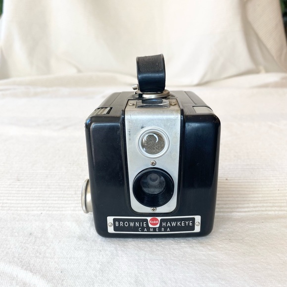 Vintage 50s Kodak Brownie Hawkeye Camera - Picture 3 of 14